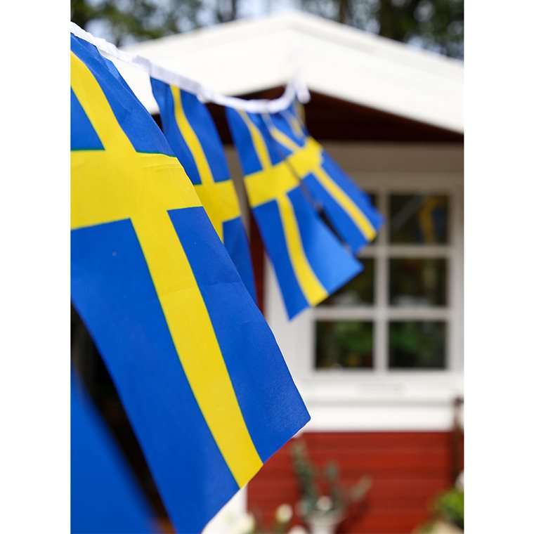 Product Image for Girlang med svenska flaggor 6 meter