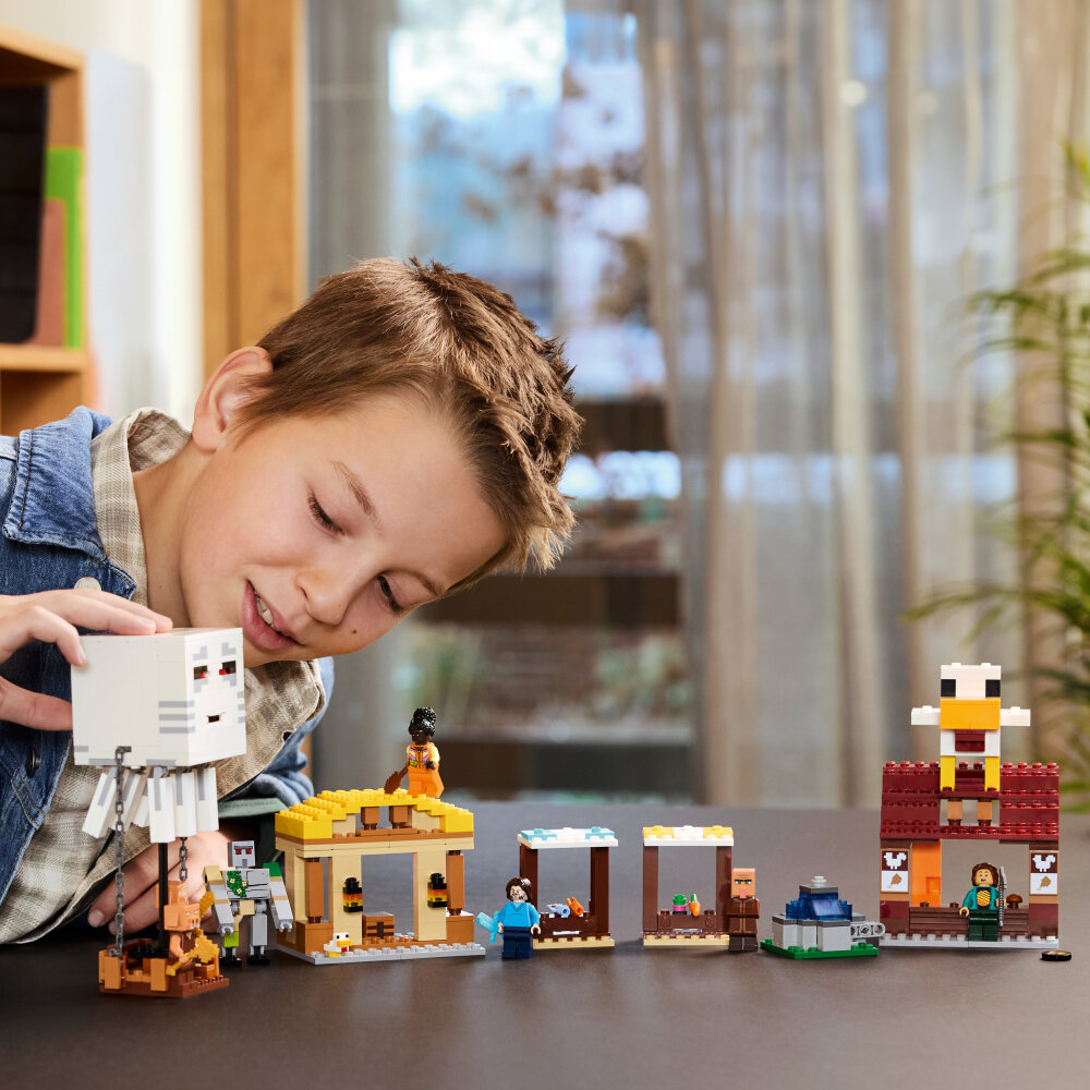 LEGO Minecraft - Byanfall med gastballong 10+