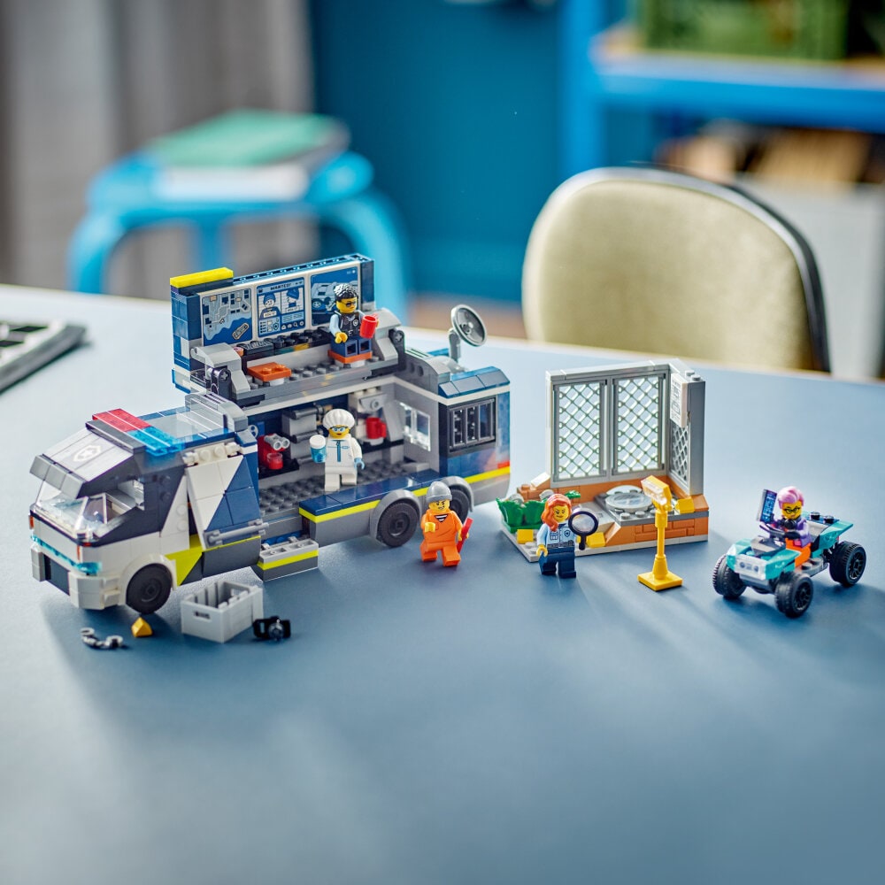 LEGO City - Polisens mobila labrotatoriebil 7+