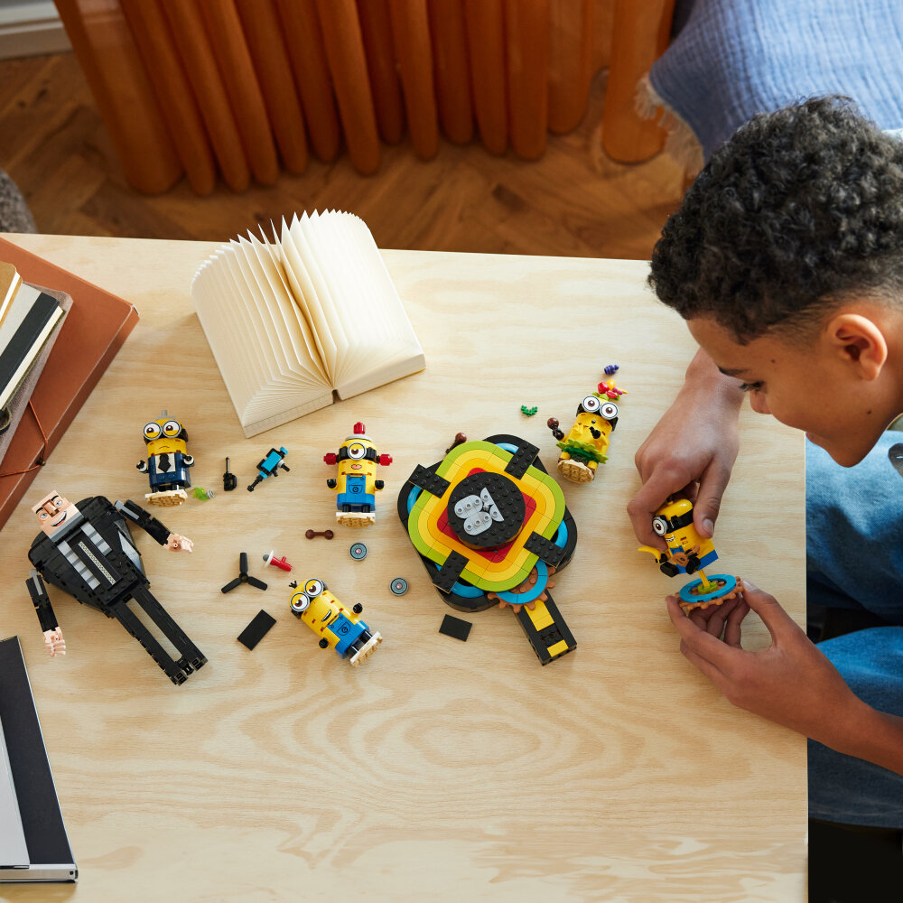 LEGO Minions - Klossbyggd Gru med minioner 9+