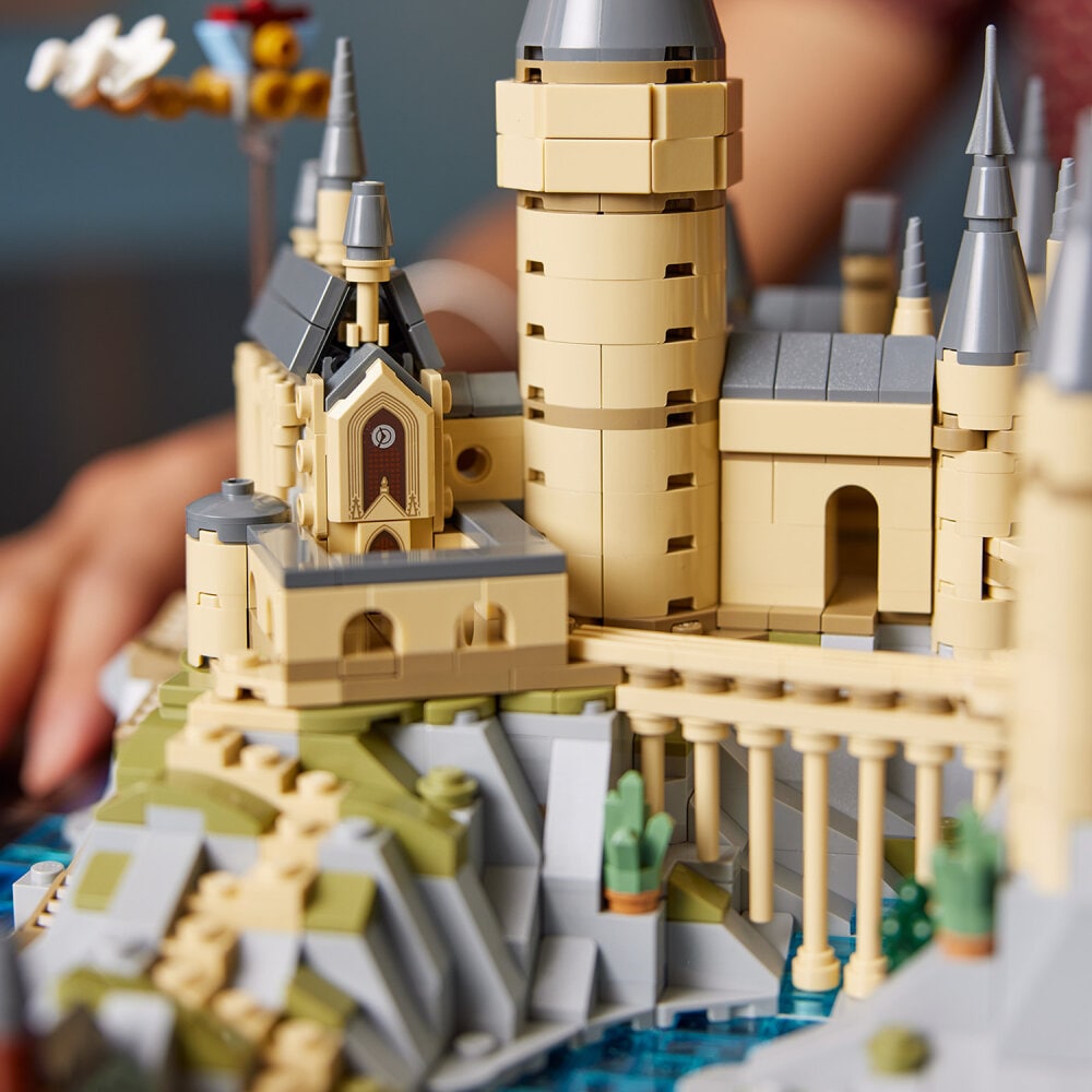 LEGO Harry Potter - Hogwarts slott och område 18+