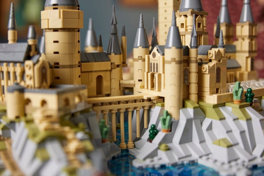 LEGO Harry Potter - Hogwarts slott och område 18+