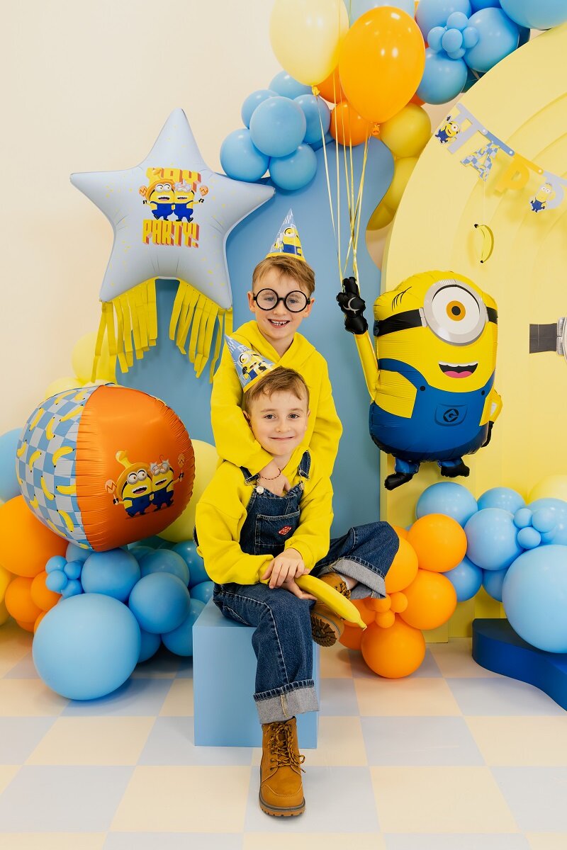 Minions Stjärnformad Folieballong 72 cm
