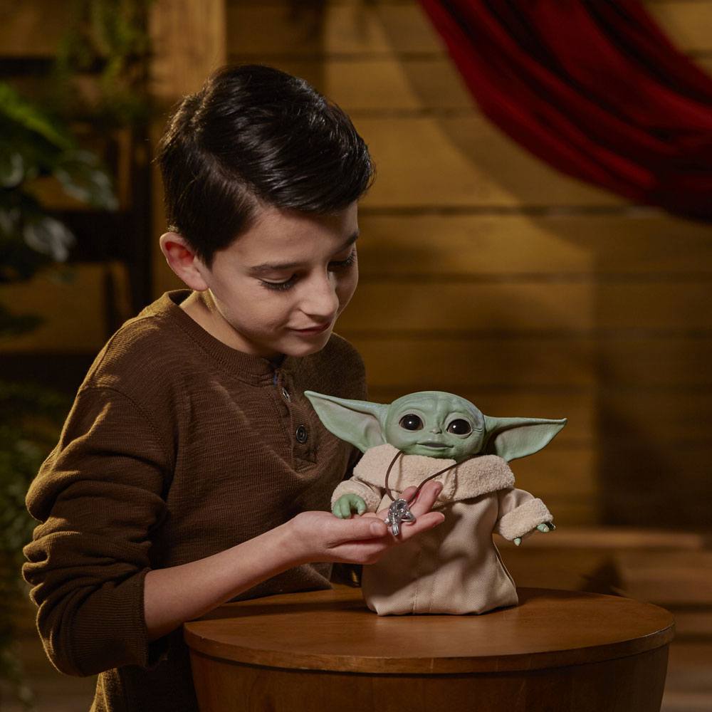 Figurine Electronique Star Wars The Mandalorian The Child Bébé Yoda de 20  cm - La Poste