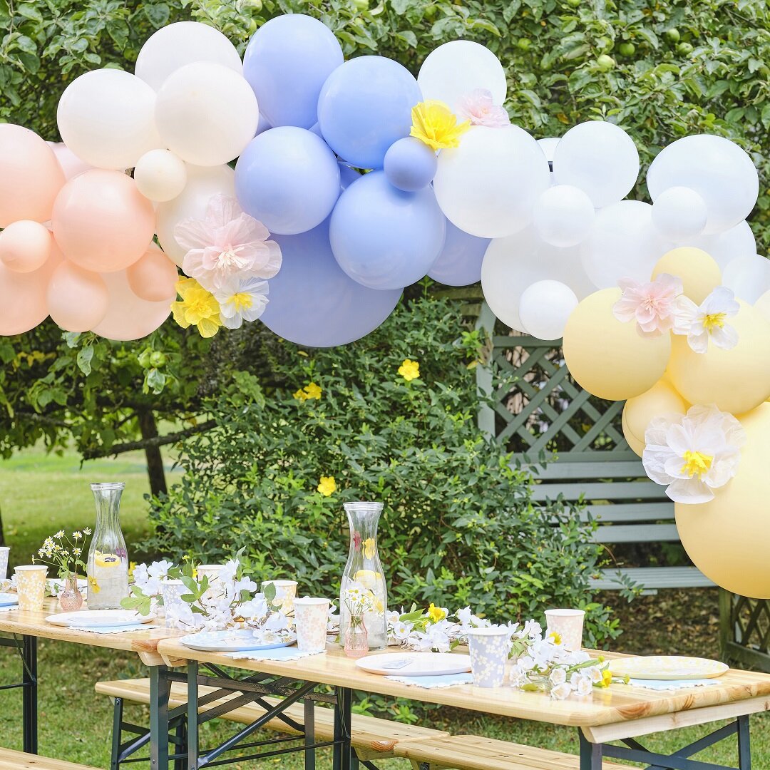 Ballongbåge Pastell med pappersblommor